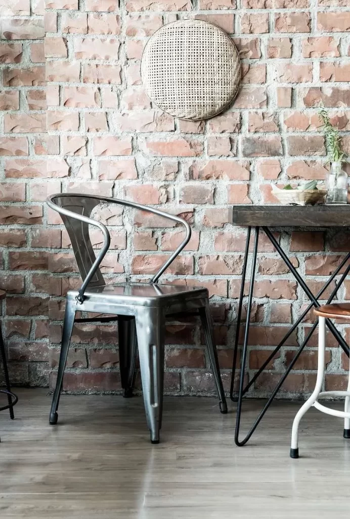 Interior Cafe Kekinian - Penggunaan Furnitur Upcycle